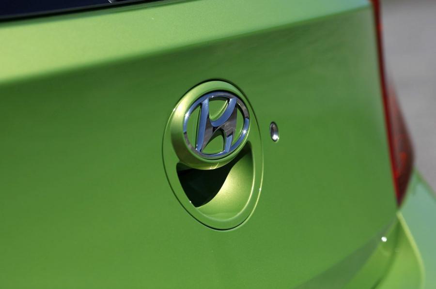  Hyundai Accent Green 2012 года  (фото 20 из 27)
